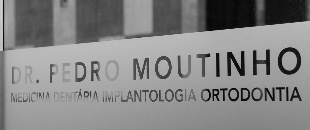 Clínica dentária Dr. Pedro Moutinho www.pedromoutinho.pt